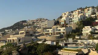 "Живу уже 3-й год и уезжать не планирую". Инженер приехал на неделю к другу в крымское село: решил остаться навсегда