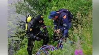 Сотрудники МЧС в Рязани достали тело утонувшего человека из водоема