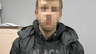 Сотрудники ГИБДД Рязани задержали 22-летнего курьера мошенников 