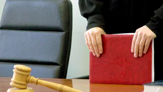 Покушение на убийство человека и вымогательство