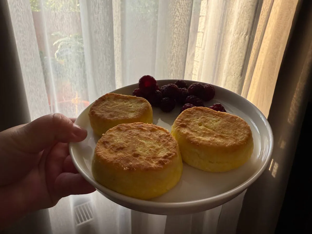 Не надо лепить — просто скатать шарики: вместо надоевших сырников готовлю творожные вкусняшки на завтрак и перекус