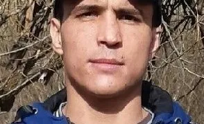 В Челябинской области ищут 26-летнего молодого человека в синей куртке