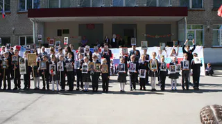 Школу №50 приняли перед началом учебного года... а потом на линейке объявили об увольнении директора. Взгляд изнутри