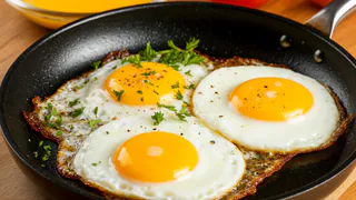 Не масло и не сало, а в 100 раз полезнее: на чём жарят яичницу грамотные хозяйки — запомните раз и навсегда