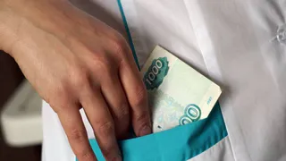 Главную медсестру Унечской ЦРБ осудили за взятки