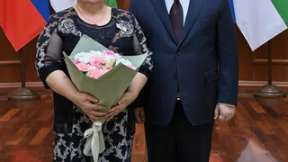 Глава Коми вручил награду «Родительская слава» сыктывкарке, воспитывающей 9 детей