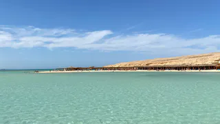 26 700 рублей за троих: туроператор назвал шикарное бюджетное направление для пляжного отдыха - вкусная кухня и лазурное море 