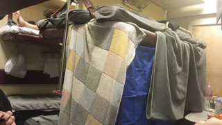 «Возите с собой табуретку». Пассажиры с нижних полок нашли лазейку в правилах РЖД и отказались уступать место