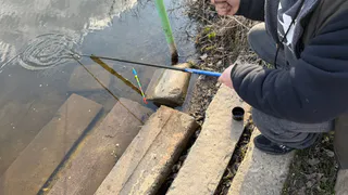 Прямо на берегу: рыбакам начали выписывать штрафы за вещи, о которых даже не догадывались — теперь без рулетки лучше не ехать