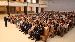 Сергей Бердников обозначил векторы развития Магнитогорска в диалоге с педагогами