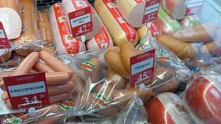 В магазине смотрю на одну букву и одну цифру на колбасе — они сразу показывают: есть ли там мясо