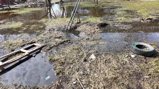 На детских площадках в Гусь-Хрустальном стоит болото, гвозди и торчащее железо