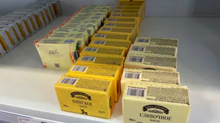 Можно смело покупать – там 100% сливки: названы хорошие марки сливочного масла