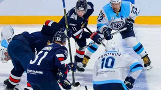  «Металлург» сделал мамам подарок: команда одержала победу над «Сибирью» на домашнем льду