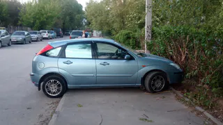 Гении парковки... Очередной хам перегородил тротуар в Недостоево