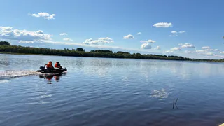 В Коми мужчина перевернулся на самодельной лодке, прохожие проигнорировали его крики