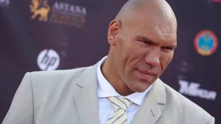 Брянский депутат Госдумы Николай Валуев поддержал наряженных в форму Советской армии коров