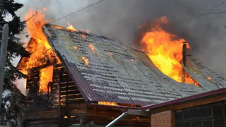 На улице Победы в Брянске в частном доме загорелась кухня