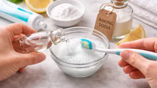 Хитрые хозяйки смешивают зубную пасту с уксусом и бед не знают — рассказываю, зачем это нужно