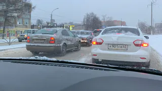 Десять баллов: из-за сильного снегопада Рязань превратилась в одну большую пробку