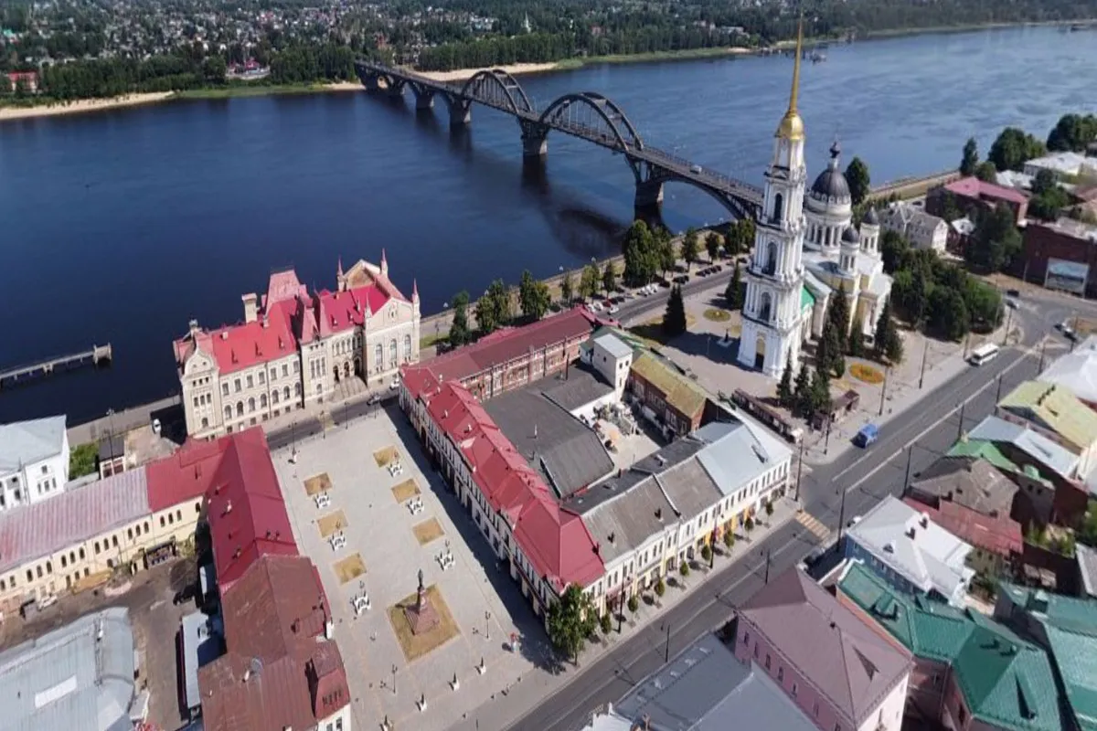 Город где запрещены современные вывески и сохранились целые кварталы XIX века – и это не Европа, а Ярославская область