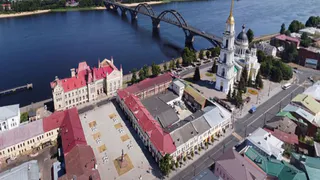 Город где запрещены современные вывески и сохранились целые кварталы XIX века – и это не Европа, а Ярославская область