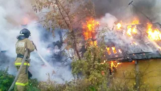 Попарились: В Зеркальных Прудах загорелась баня