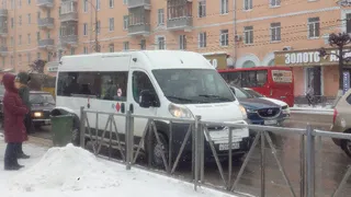 Стоим на остановке час, чтобы попасть на работу: рязанцы не могут дождаться маршрутки №62