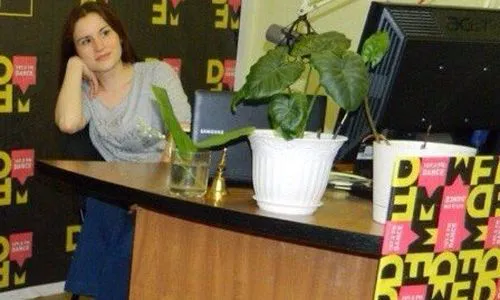 Что происходит в студии радиостанции, пока нижнекамцы слушают музыку?