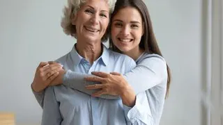 Дети с 14 лет могут оформить уход за пожилым человеком, как работу