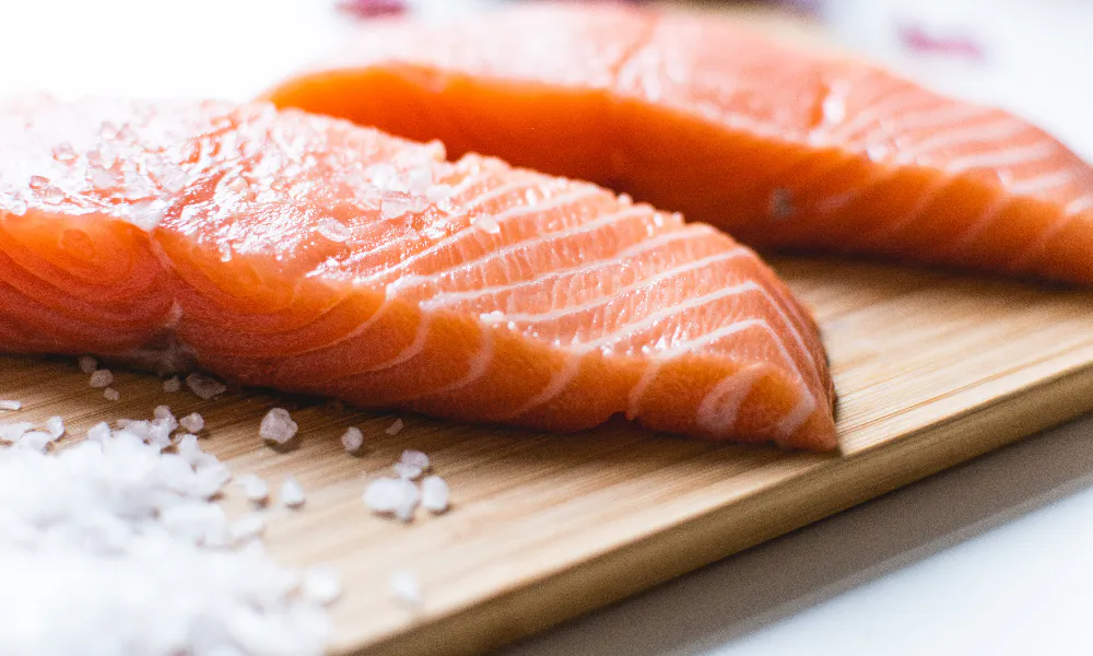 Как самостоятельно засолить красную рыбу: простой и вкусный рецепт
