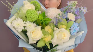 Неудачный подарок: мы узнали у флориста, что не надо дарить на 8 марта