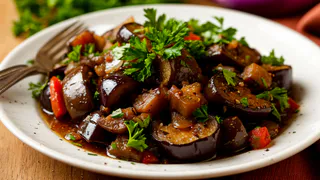 Баклажаны никогда не остаются — теперь готовлю потрясающий салат: полезно и вкусно — даже дети уминают за обе щеки