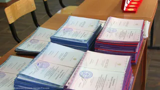 “До свиданья, школа”: рязанские выпускники получают аттестаты