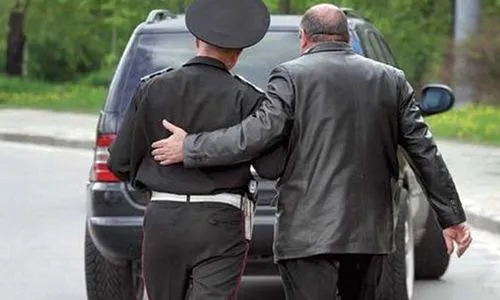 Под Нижнекамском депутат дал взятку сотруднику ГИБДД