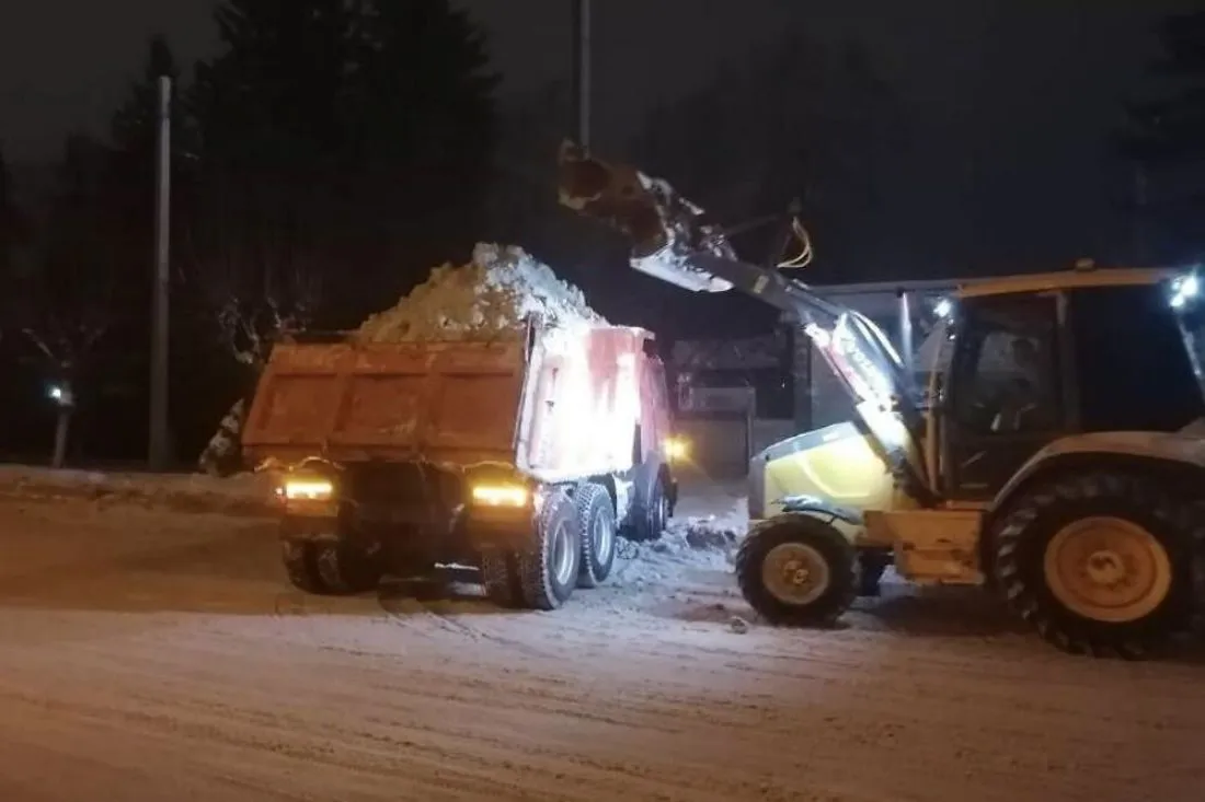 720 тонн реагентов: Пенза борется с последствиями снежной бури
