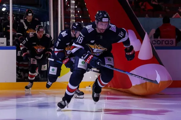 Магнитогорский «Металлург» выходит вперёд: еще одна победа на льду против "Авангарда"