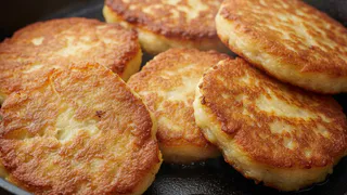 Взбиваю картофель с яйцом: на выходе целая гора вкуснятины – готовлю на завтрак, обед и ужин