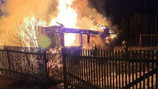 В Коми из-за неисправного электрооборудования сгорели гараж и магазин