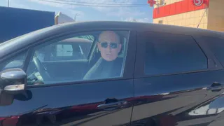 Рязанцев встревожило авто с портретом президента