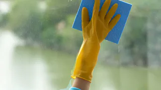 2 пакетика в воду - окна чистые до поздней осени: без пыли и разводов - вот как мыть