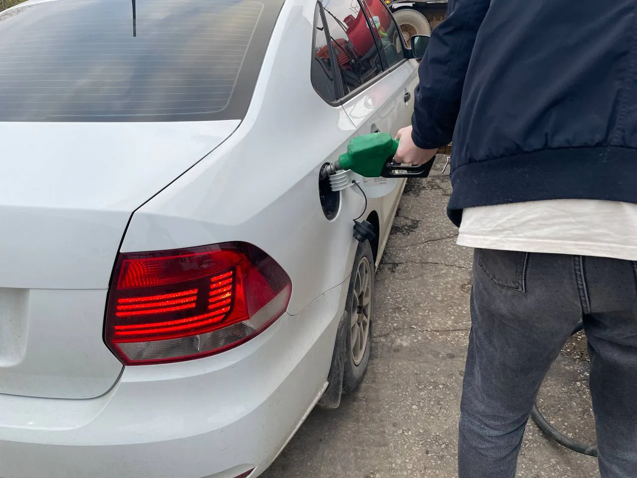 Перестанут брать деньги с 23 июня. Автомобилистов ждет неожиданное изменение на АЗС