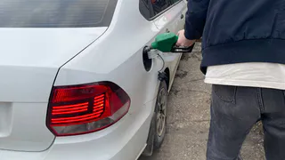 Перестанут брать деньги с 23 июня. Автомобилистов ждет неожиданное изменение на АЗС