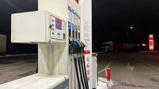 Пропадет со всех заправок уже с завтрашнего дня: автолюбителей ждет приятный сюрприз на АЗС