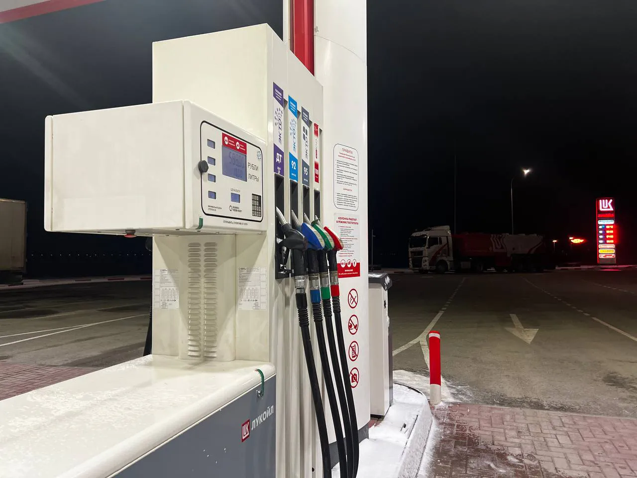 С 7-8 декабря исчезнет на всех АЗС: новое правило для водителей и его последствия