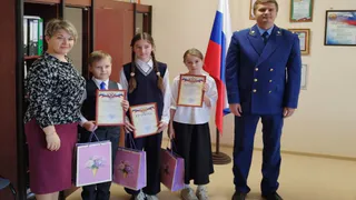 В Камешковском районе выбрали лучших юных художников ко Дню народного единства