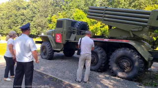 Борьба с вандалами: в парке военной техники установят камеры