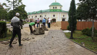 В Рязани ко дню ВДВ площадь Ленина замостили старой плиткой