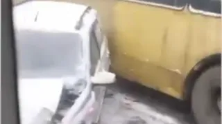 Видео: в Рязани произошла авария с троллейбусом