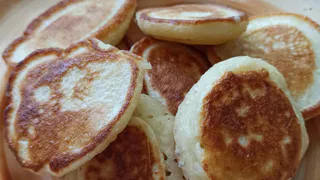 Бабушка мне рассказала 3 секрета пышных оладьев: такие я ела только у нее в деревне